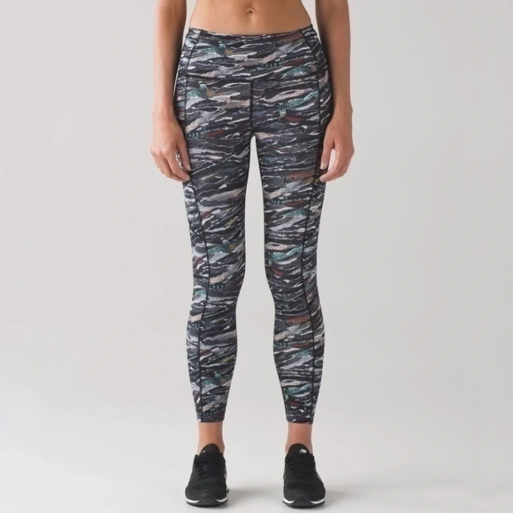 Lululemon Fast & Free 7/8 Tight in Mini Sweatr Multi Black size 6